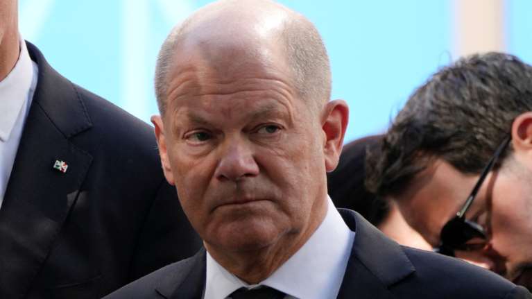 Γερμανία: Αμφισβητούν και τον καγκελάριο Όλαφ Σολτς μετά το θρίαμβο της ακροδεξιάς στη Θουριγγία