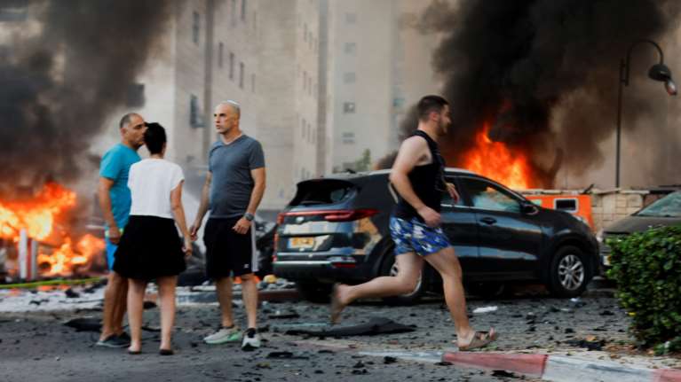 Πόλεμος στο Ισραήλ: Περισσότεροι από 100 οι όμηροι που αιχμαλώτισε η Χαμάς, επιβεβαιώνει η ισραηλινή κυβέρνηση