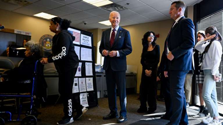 Αμερικανικές εκλογές 2024: Ψήφισε ο Τζο Μπάιντεν - Στήθηκε στην ουρά για 37 λεπτά