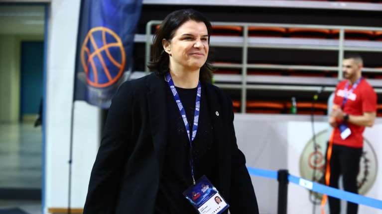 Η μαρτυρία της Ελληνίδας προπονήτριας μπάσκετ του Ιράν: &quot;Προσγειώθηκα πρωί και το βράδυ ξεκίνησαν οι επιθέσεις&quot;