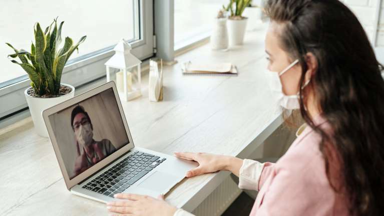 Πώς πρέπει να γίνεται η απολύμανση στον εργασιακό χώρο - Πού συγκεντρώνονται περισσότερα μικρόβια