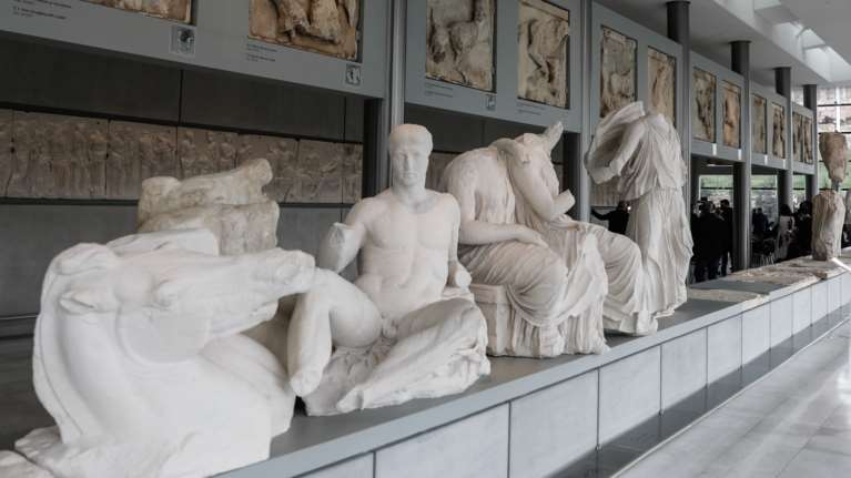 Επιμένει η υπ. Πολιτισμού της Βρετανίας: Τα Γλυπτά του Παρθενώνα μας ανήκουν - Δεν θα ανοίξουμε το κουτί της Πανδώρας