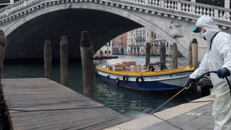 ΠΟΥ: Η Ευρώπη βρίσκεται πλέον στο &quot;επίκεντρο&quot; της πανδημίας - Ο κορονοϊός σε αριθμούς