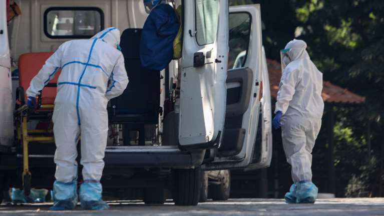 Κορονοϊός: Στο &quot;κόκκινο&quot; η Βόρεια Ελλάδα - Προ των πυλών νέα lockdown