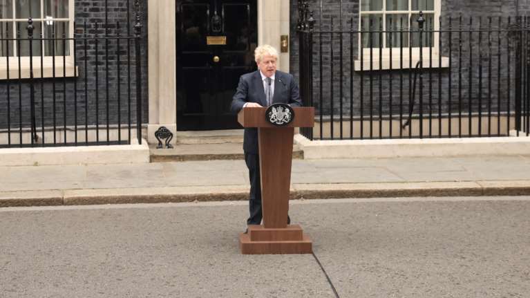 Στον &quot;πάγο&quot; βάζει ο Τζόνσον τη βρετανική οικονομία: &quot;Ο επόμενος πρωθυπουργός θα πάρει τις αποφάσεις&quot;