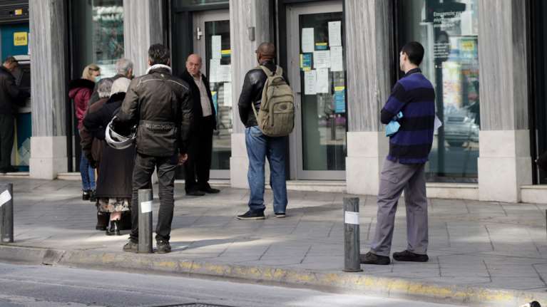 Διευρύνεται και άλλο ο κατάλογος των δικαιούχων των 800 ευρώ - Οι νέες κατηγορίες εργαζομένων