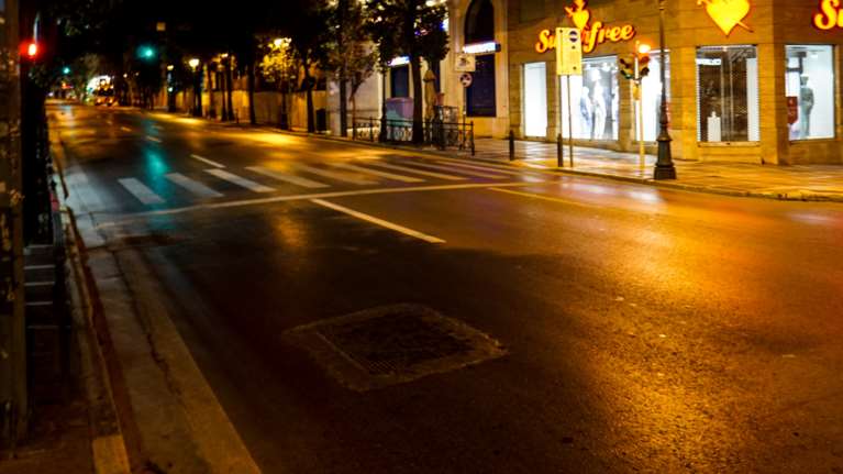 Κορονοϊός: Διασωληνωμένοι και μεταλλάξεις φέρνουν παράταση του lockdown - Ασφυξία στα νοσοκομεία