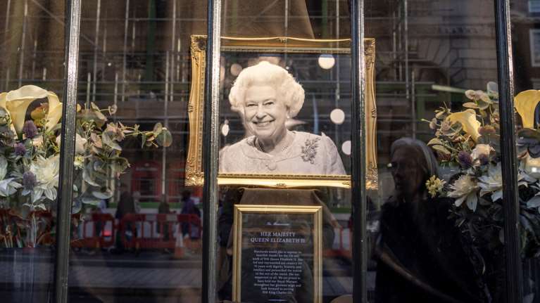 Βασίλισσα Ελισάβετ: Η &quot;δεξίωση του αιώνα&quot; στο Μπάκιγχαμ με 1000 VIPs - Σήμερα η κηδεία - Αναλυτικά το πρόγραμμα