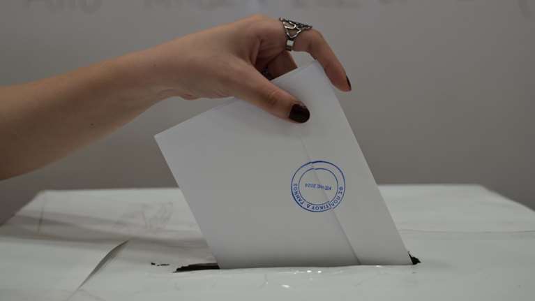 Δημοσκόπηση Opinion Poll: Μήνυμα διαμαρτυρίας στην κυβέρνηση θέλει να στείλει το 63,3% - Κανένα κόμμα δεν κάνει αντιπολίτευση, λένε οι πολίτες