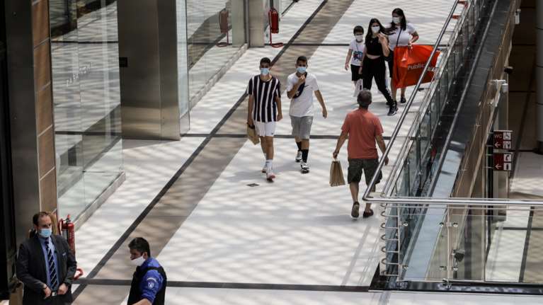 Ναι από τους Λοιμωξιολόγους για να ανοίξουν από αύριο malls και κέντρα αισθητικής - Επαναλειτουργεί το click in shop στη Θεσ/νίκη