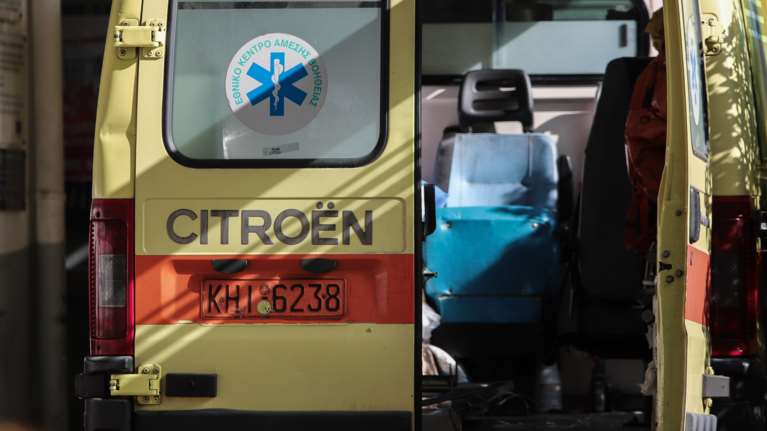 Σοκ στο Παλαιό Φάληρο: 15χρονος έκανε απόπειρα αυτοκτονίας - Αυτοπυροβολήθηκε στο κεφάλι