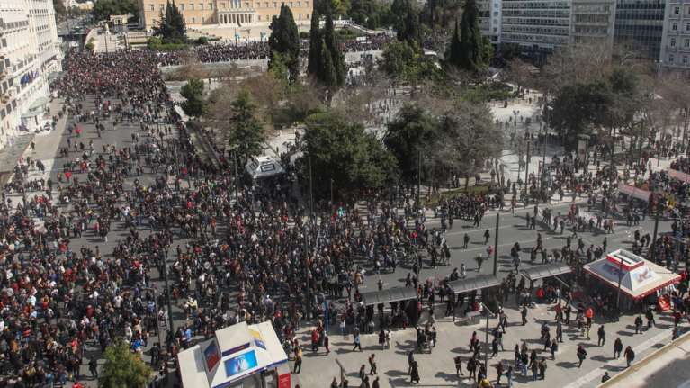 Τέμπη: &quot;Ενισχύεται η αντισυστημική ψήφος - Η οργή εκτοξεύτηκε στο 70%&quot; -  Η ανάλυση του Δημήτρη Μαύρου μετά την τραγωδία