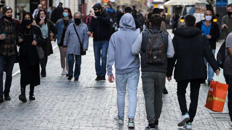 Κορονοϊός: Φοβίζουν τα 104 νέα κρούσματα στο Κέντρο της Αθήνας - 76 στα Βόρεια Προάστια - &quot;Κοκκινίζει&quot; με 409 η Αττική