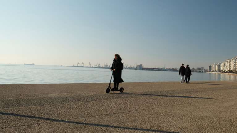 Τσατραφύλλιας: Υποτροπικός αεροχείμαρρος φέρνει την άνοιξη μέσα στο χειμώνα