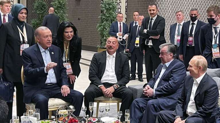 Συμφωνία Κρεμλίνου - Άγκυρας για Ακούγιου και πυρηνικά - Αγκαζέ σαν καλοί φίλοι Πούτιν και Ερντογάν