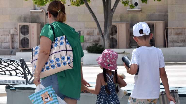 Καρκίνος του δέρματος: 5 sos από τους δερματολόγους που μπορούν να σώσουν τη ζωή μας