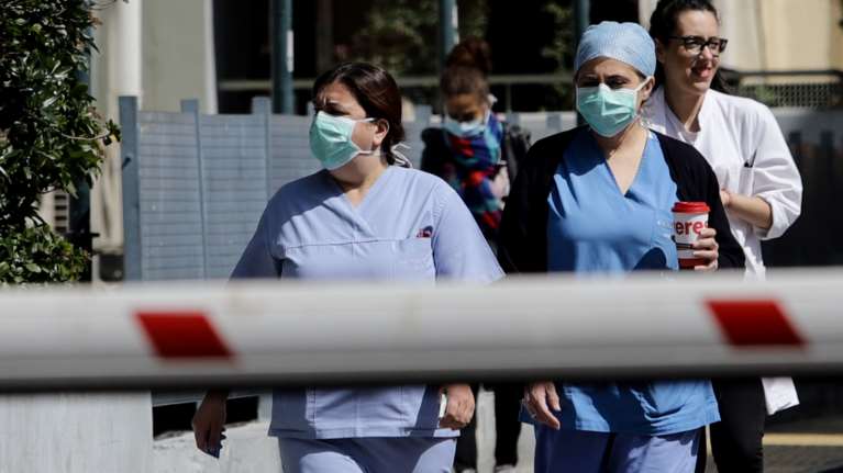 Κορονοϊός: Δύο ακόμα νεκροί στην Ελλάδα - 98 συνολικά