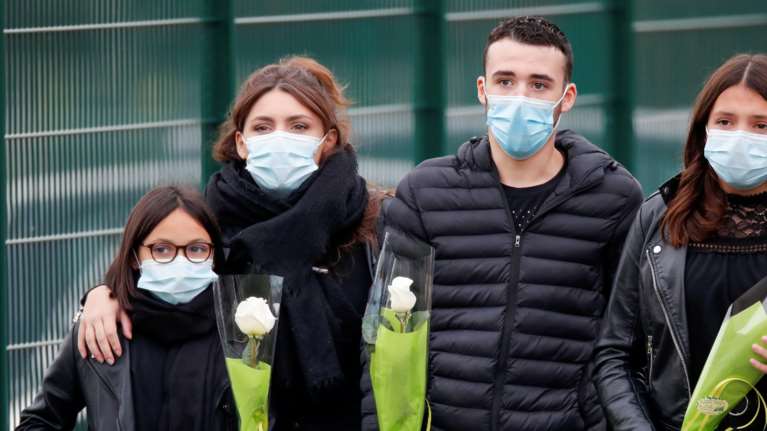 Γαλλία: Με ανάρτηση φωτογραφίας του πτώματος στο twitter ανέλαβε την ευθύνη ο 18χρονος δράστης του αποκεφαλισμού