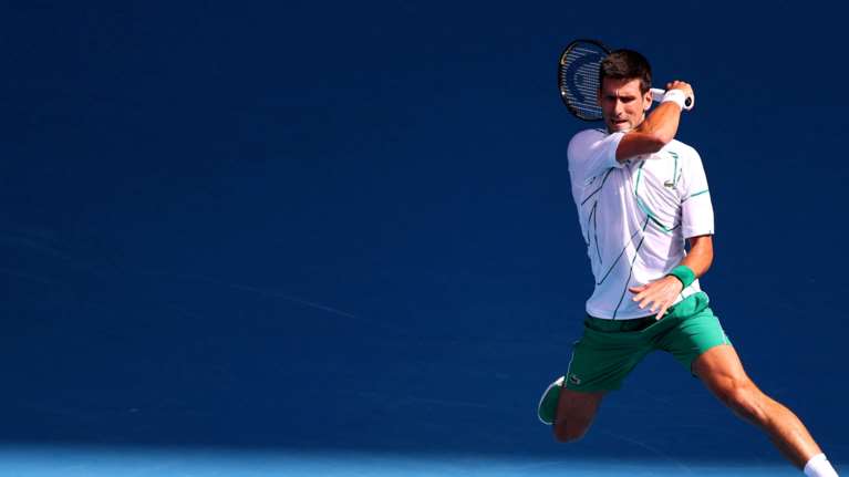 Η Αυστραλία έριξε &quot;κόκκινη κάρτα&quot; στον αντιεμβολιαστή Τζόκοβιτς- Παραμένει στο αεροδρόμιο της Μελβούρνης