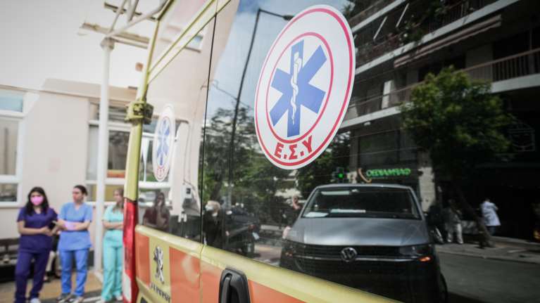 Σκηνές πανικού στο λιμάνι του Ηρακλείου: 30χρονη έπεσε στη θάλασσα για να αυτοκτονήσει - Την έσωσαν λιμενικοί