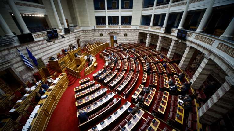 Βουλή: Ψηφίστηκε το νομοσχέδιο για την Υγεία με 156 &quot;ναι&quot; - Μαζικό &quot;όχι&quot; της αντιπολίτευσης