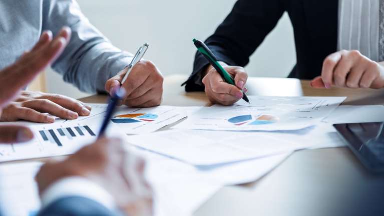 Πώς θα πάρουν τις αυξήσεις των τριετιών 100.000 εργαζόμενοι - Τα μυστικά και οι παγίδες