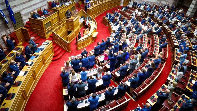 Βουλή: Η συζήτηση για την πρόταση δυσπιστίας κατά της κυβέρνησης