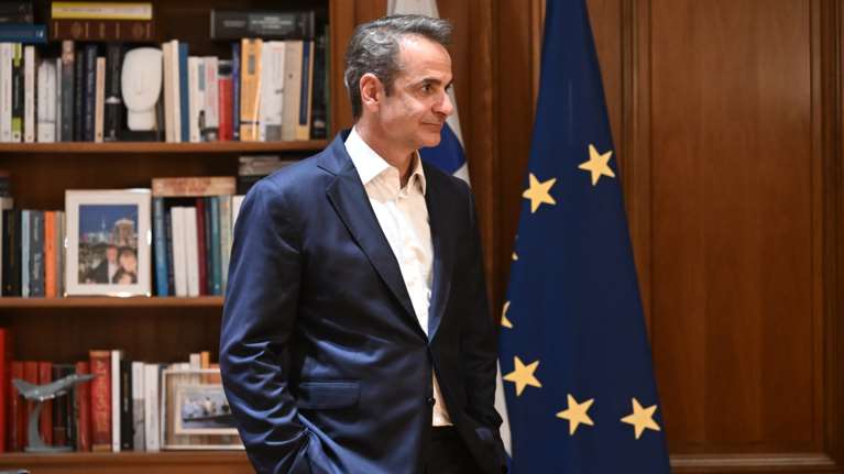 Χαμόγελα στην κυβέρνηση μετά το 30,5% στη δημοσκόπηση της Opinion Poll - Παραμένει αγκάθι η ακρίβεια