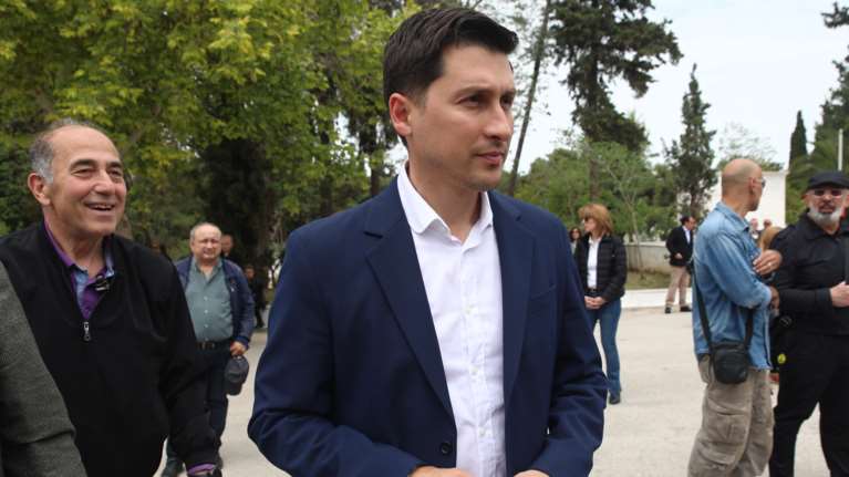 Αρχιμανδρίτης σε παραλήρημα εναντίον του Παύλου Χρηστίδη γιατί ψήφισε τον γάμο των ομοφύλων- Δεν έκοβε την πίτα μέχρι να φύγει