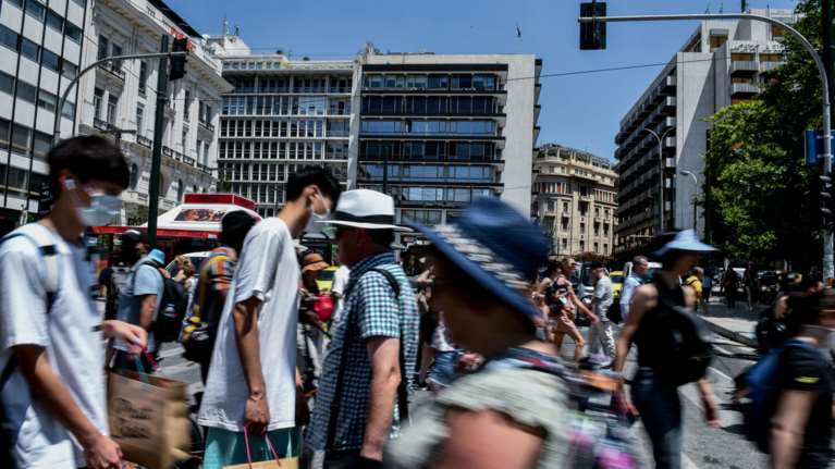 Κορονοϊός: "Όχι" Πλεύρη στην επαναφορά των μέτρων - Το κύμα της πανδημίας έχει ήδη κορυφωθεί