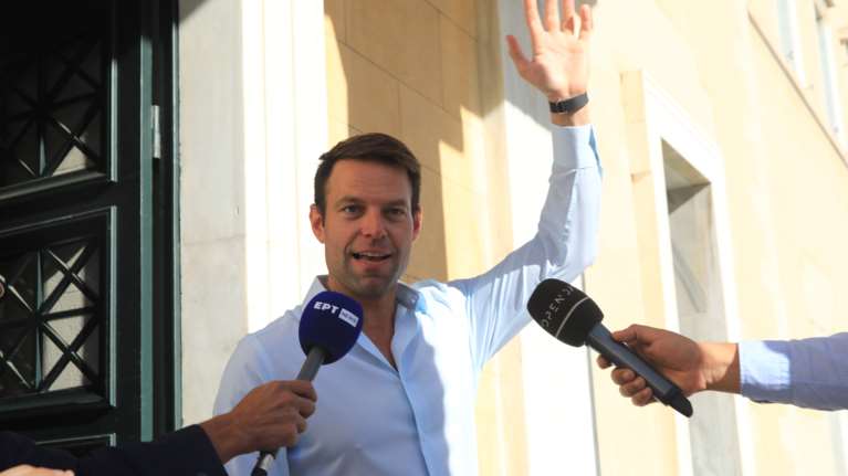 Πώς μπορεί να βρεθεί ο Στέφανος Κασσελάκης στη Βουλή - Πρέπει να παραιτηθούν 6 υποψήφιοι βουλευτές, "θυσιάζεται" ήδη ο Τσακρής