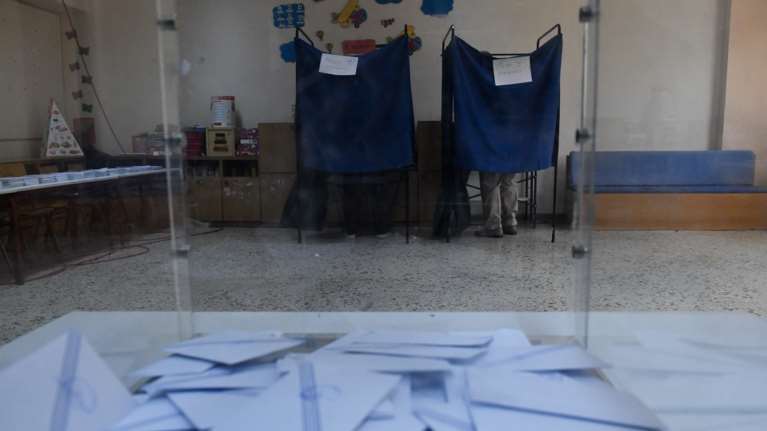 Δημοσκόπηση Interview: Πόσοι θα ψήφιζαν κόμμα Καρυστιανού, Τσίπρα και Σαμαρά - Το 77% δεν ικανοποιήθηκε από τα μέτρα της ΔΕΘ