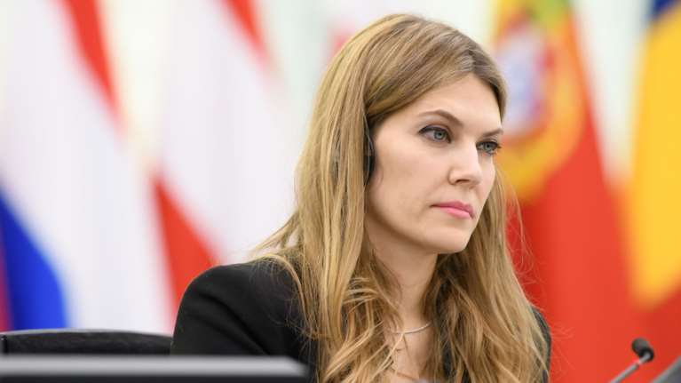 Qatargate: Η Εύα Καϊλή καταγγέλλει "μασόνους δικαστές" και ότι την πίεζαν να ομολογήσει χρησιμοποιώντας την κόρη της