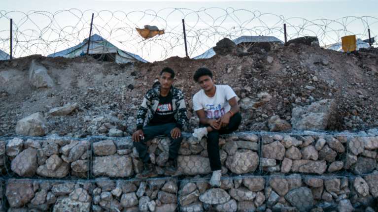 Μηταράκης από Μυτιλήνη: Η προσωρινή δομή μεταναστών στο Καρά Τεπέ δεν θυμίζει σε τίποτε τη Μόρια