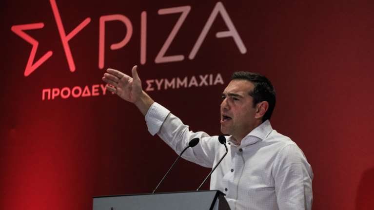 ΣΥΡΙΖΑ: Επίσκεψη Τσίπρα στα &quot;καραμανλικά&quot; λημέρια με όπλο τις υποκλοπές