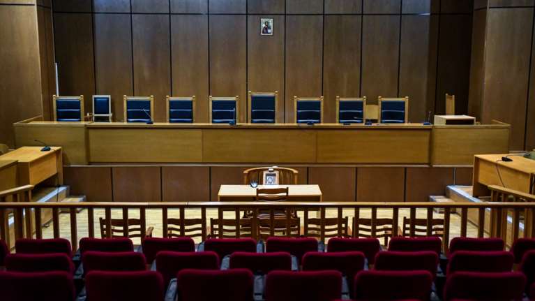 Επαναλειτουργία δικαστηρίων με μάσκες, αντισηπτικά και θερμομέτρηση