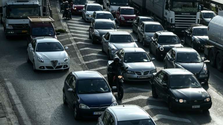 Καραμπόλα με 4 ΙΧ στη Λεωφόρο Κηφισίας, στο ύψος του Ψυχικού - Μεγάλο μποτιλιάρισμα στο σημείο