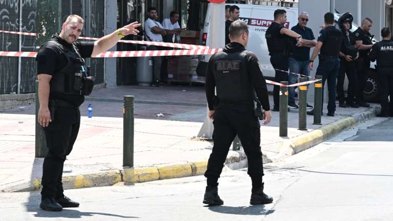 Πυροβολισμοί στον Κολωνό μετά από ληστεία - Αστυνομικοί τραυμάτισαν τον δράστη [εικόνες]