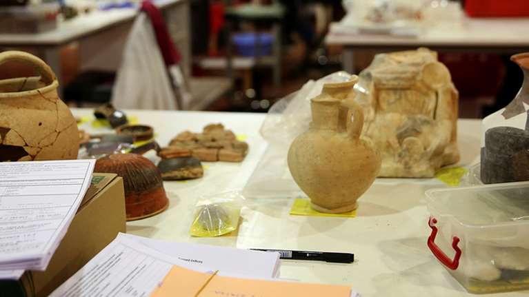 Αρχαιολογικό &quot;θησαυρό&quot; αποκάλυψε η επέκταση του μετρό στον Πειραιά - Τι περιέχει η Ξυλαποθήκη [Εικόνες]