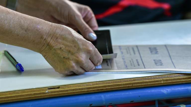 Κανονικά οι Πανελλήνιες 2021: Μετά τις αντιδράσεις η ΑΔΕΔΥ εξαιρεί τους καθηγητές από την 24ωρη απεργία