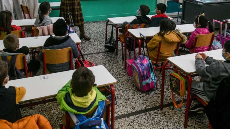 Άνοιγμα σχολείων - Κλειδώνει για 10 Ιανουαρίου: Το μεσημέρι οι ανακοινώσεις - Πώς θα επιστρέψουν οι μαθητές στα θρανία