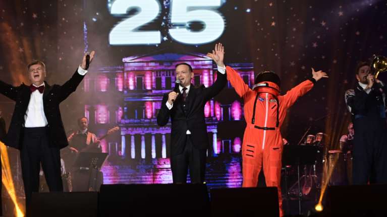 Η ΕΡΤ απαντά στη Φαίη Σκορδά και σε όσους την κατηγορούν ότι απέκλεισε την πρωτοχρονιάτικη γιορτή στο Σύνταγμα: &quot;Παράδοση δεκαετιών&quot;