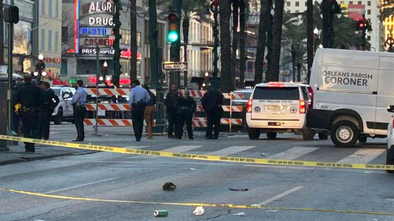 Νέα Ορλεάνη: Αμερικανός πολίτης και βετεράνος του στρατού ο 42χρονος μακελάρης - Βρέθηκε σημαία του Ισλαμικού Κράτους στο φορτηγό