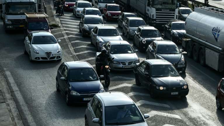 Κηφισός: Καραμπόλα 4 οχημάτων στο ύψος των ΚΤΕΛ - Μποτιλιάρισμα στο σημείο