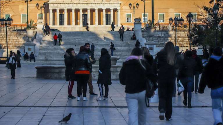 Παράθυρο για αυξήσεις μισθών στον ιδιωτικό τομέα το 2023- Πώς επηρεάζει η αύξηση του κατώτατου μισθού