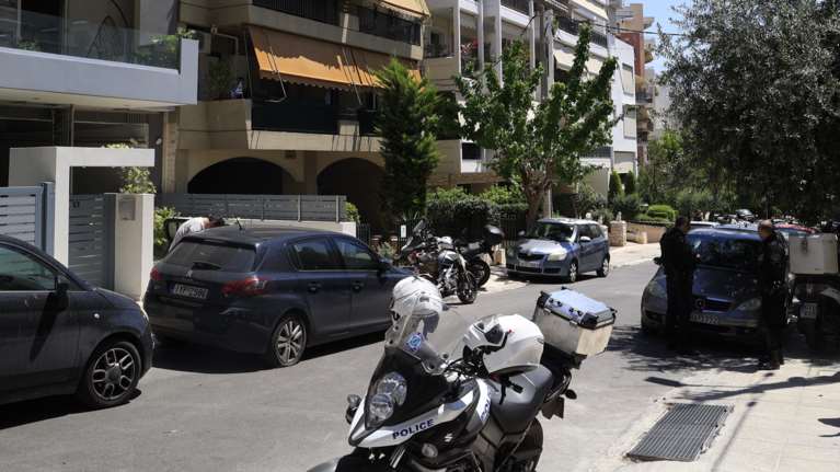 Νέα Σμύρνη: Ο γιος μου ήταν σε αμόκ - Είδα το μαχαίρι και σκέφτηκα να τον τρομάξω, είπε ο 71χρονος πατέρας στους αστυνομικούς