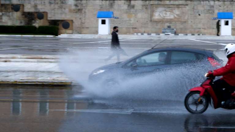 Έκτακτο δελτίο της ΕΜΥ: Κύμα κακοκαιρίας με ισχυρές καταιγίδες θα χτυπήσει όλη τη χώρα