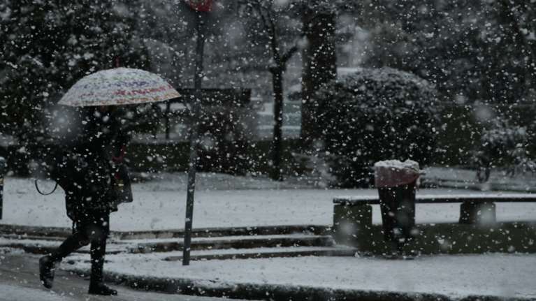 Κακοκαιρία &quot;Λέανδρος&quot;: Παγετός στη Β. Ελλάδα - Χιόνια και στα βόρεια προάστια της Αττικής - Σε επιφυλακή η Πολιτική Προστασία