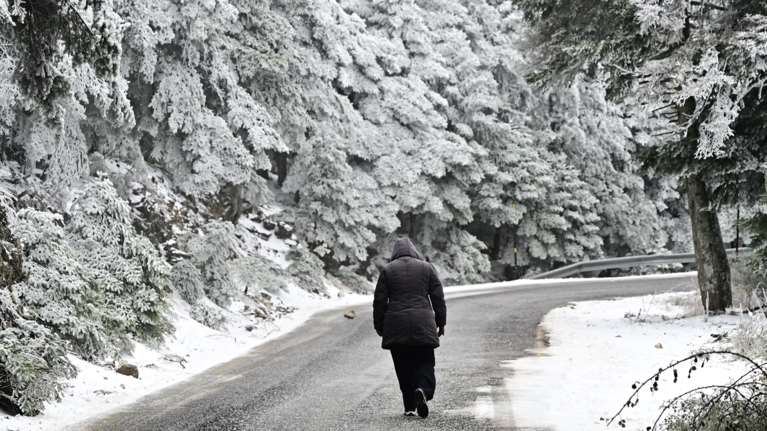 Αλλάζει το σκηνικό του καιρού: Έρχονται βροχές και πολύ κρύο το Σαββατοκύριακο - Χιόνια σε Πάρνηθα και Πεντέλη