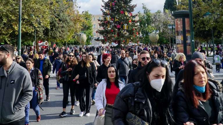 Καμπανάκι για τη γρίπη με χιλιάδες κρούσματα: Τι θα γίνει με τον εμβολιασμό -  Ποια φάρμακα έχουν εξαφανιστεί